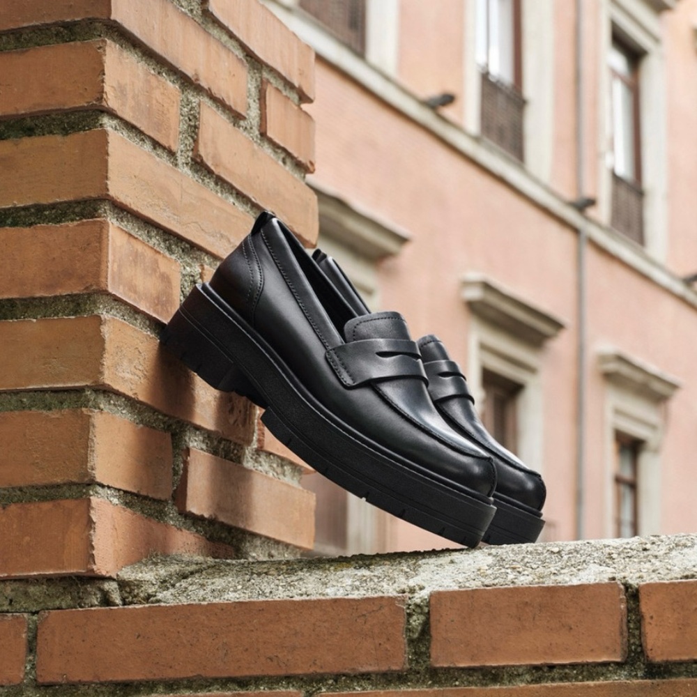 GEOX Spherica Lug Sole Loafer Black Leather Size US 6